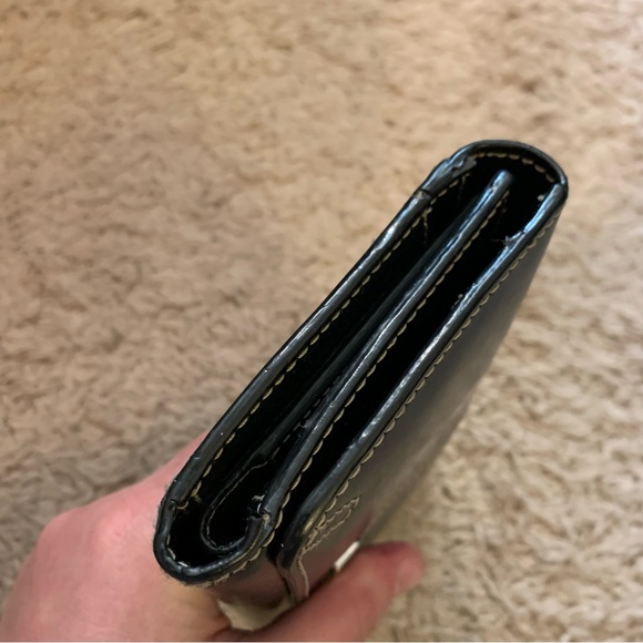 Black GUESS wallet - Picture 2 of 6